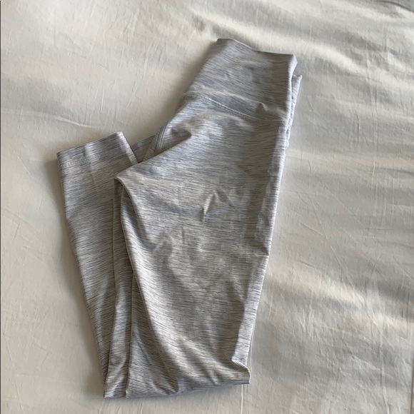 Lululemon wunder under 7/8 length high waist pant - Picture 2 of 3
